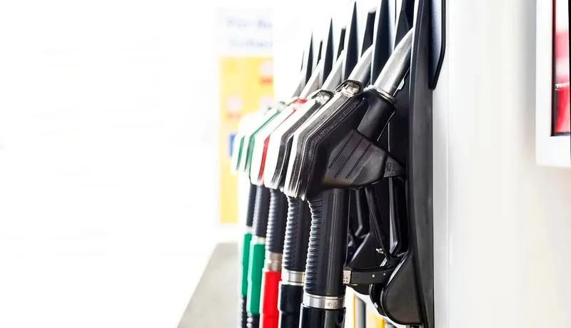 Czy można dolać benzyny do diesla? Oto, co musisz wiedzieć!