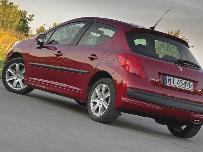 Ile pali Peugeot 207? Odkryj prawdziwe zużycie paliwa tego kompaktowego auta